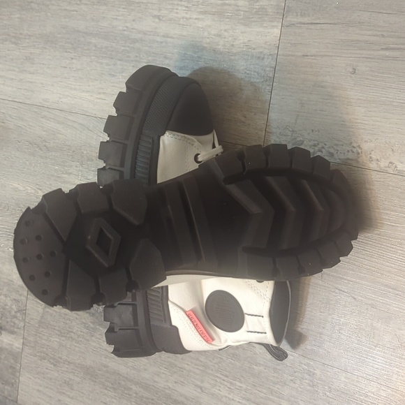 Palladium Revolt Ho TX Star Platform Boots - Picture 10 of 13